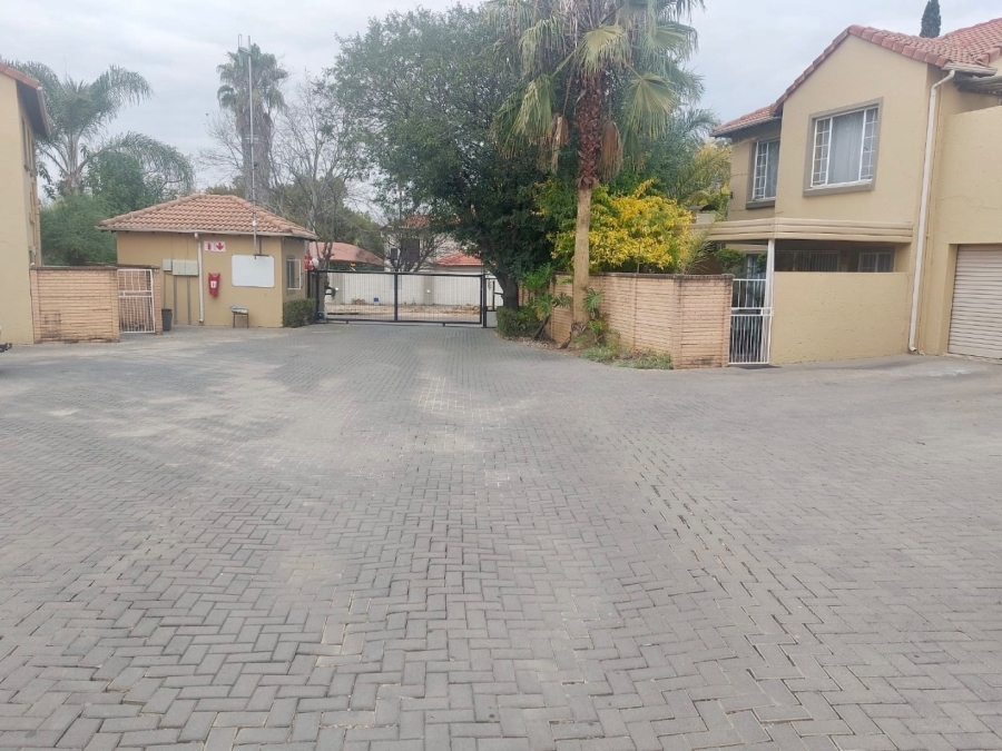 2 Bedroom Property for Sale in Willow Park Manor Gauteng