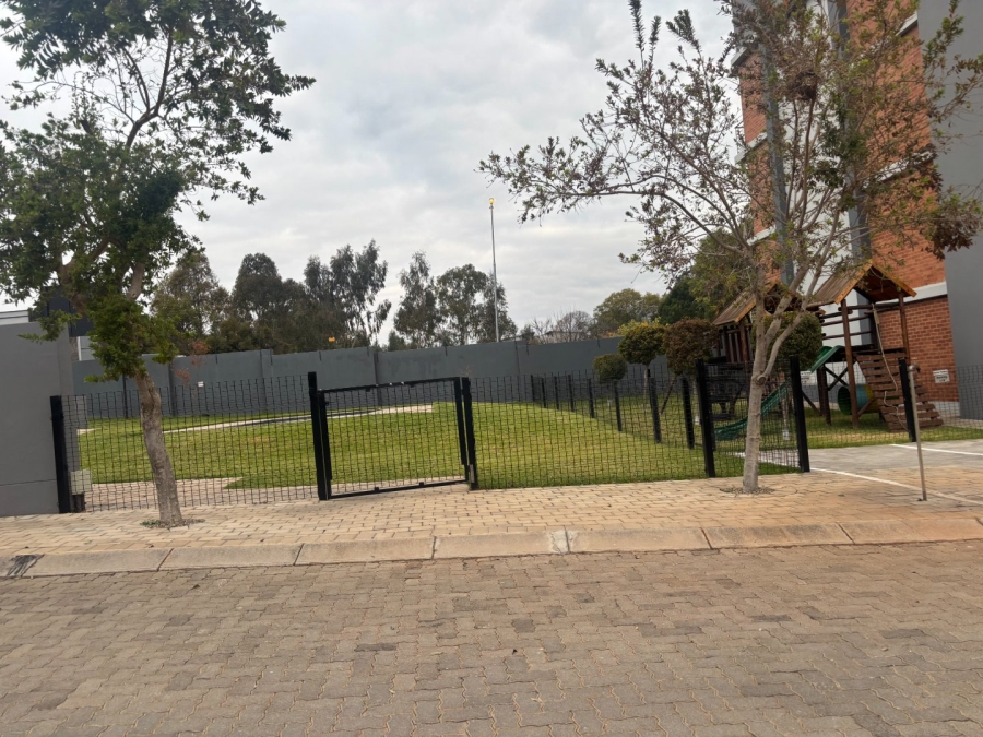 3 Bedroom Property for Sale in Die Hoewes Gauteng