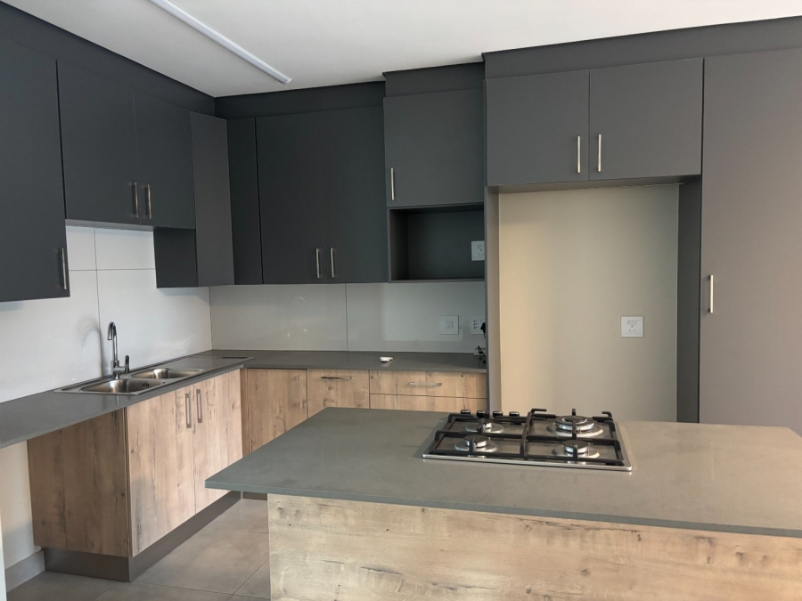 3 Bedroom Property for Sale in Die Hoewes Gauteng