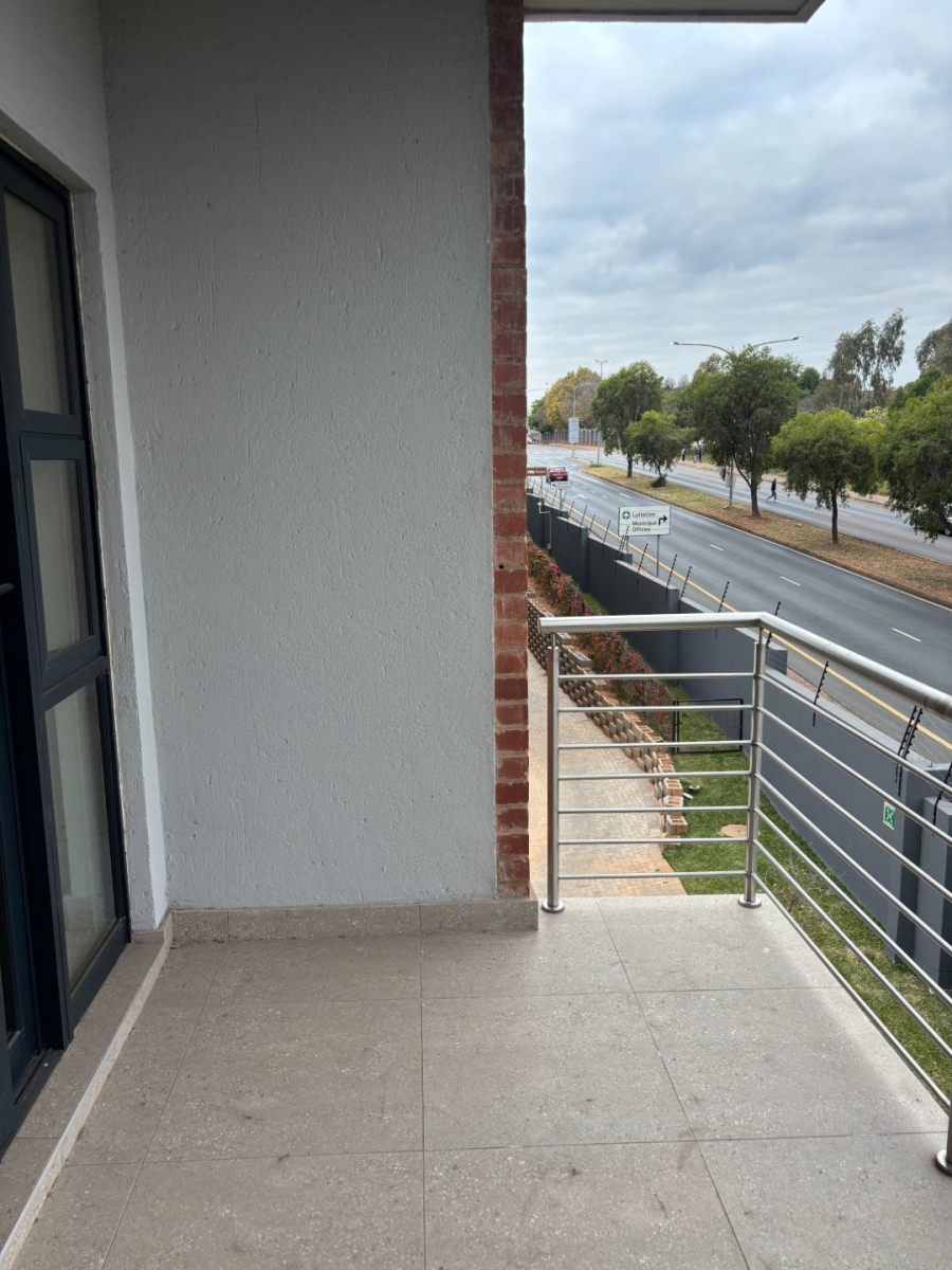 3 Bedroom Property for Sale in Die Hoewes Gauteng