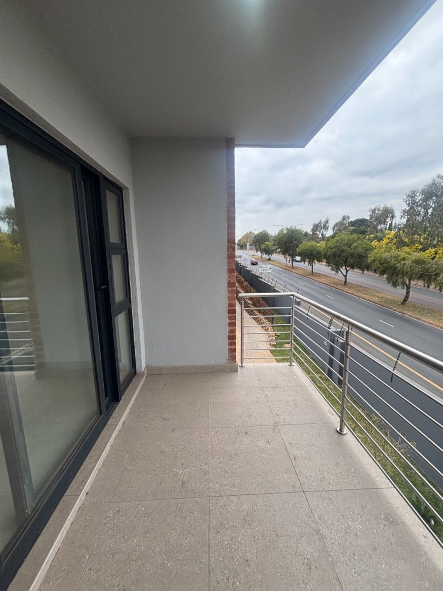 3 Bedroom Property for Sale in Die Hoewes Gauteng