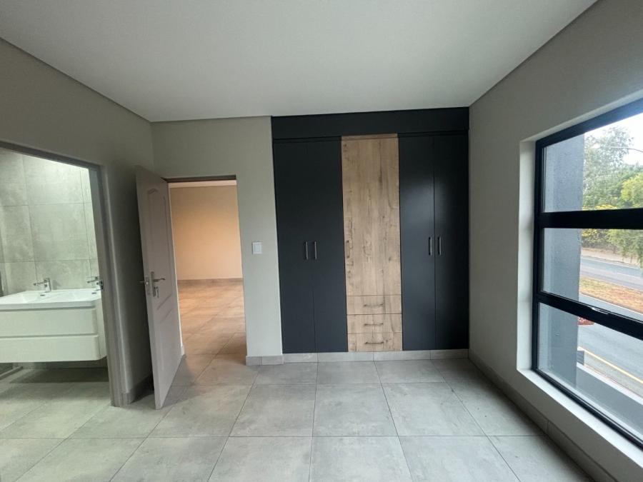 3 Bedroom Property for Sale in Die Hoewes Gauteng
