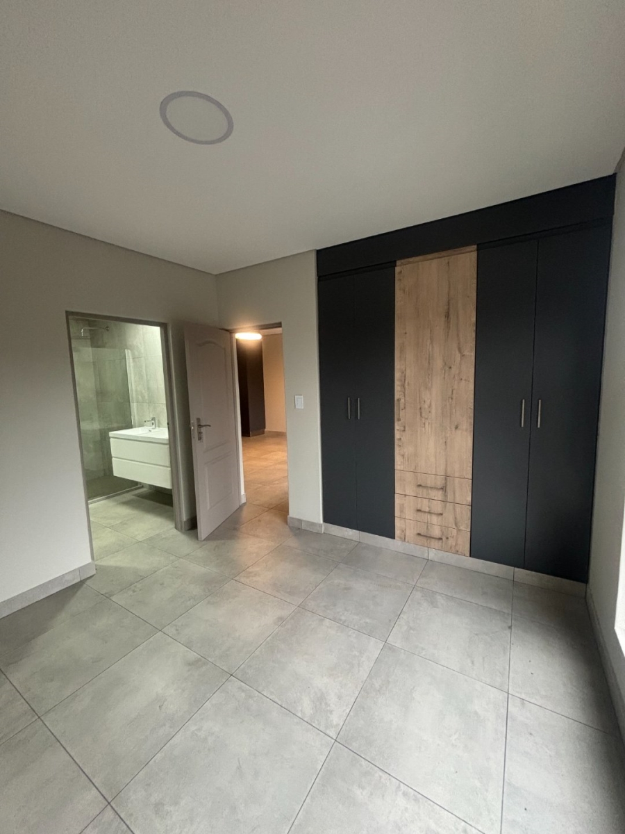 3 Bedroom Property for Sale in Die Hoewes Gauteng