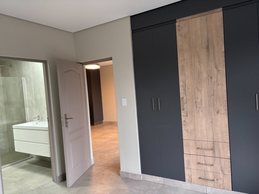 3 Bedroom Property for Sale in Die Hoewes Gauteng