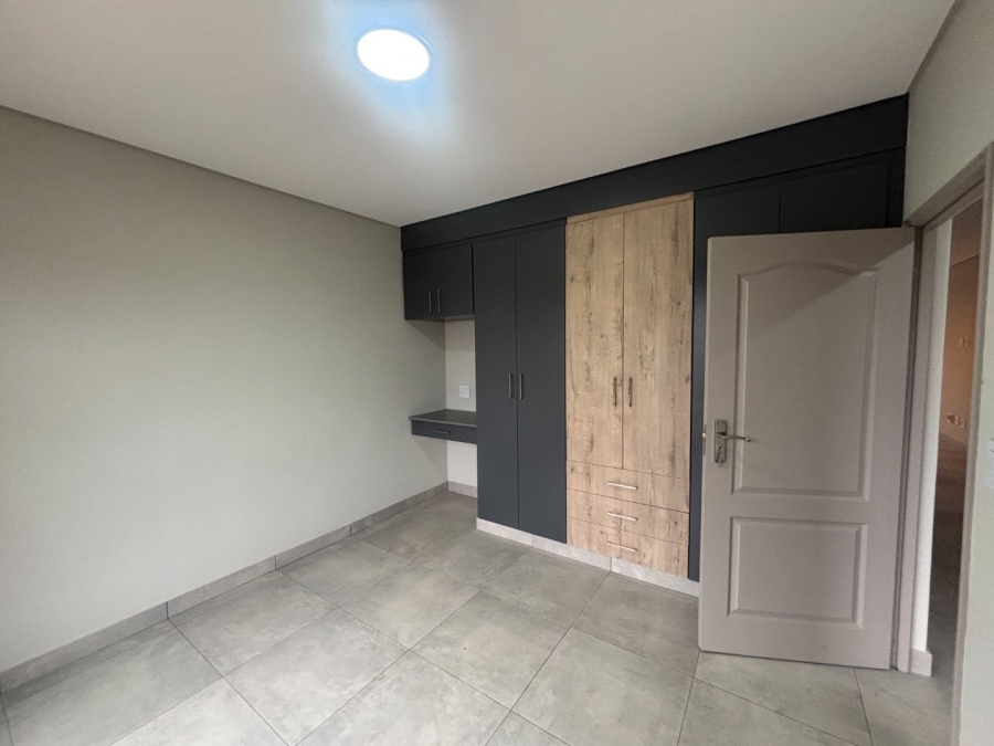 3 Bedroom Property for Sale in Die Hoewes Gauteng