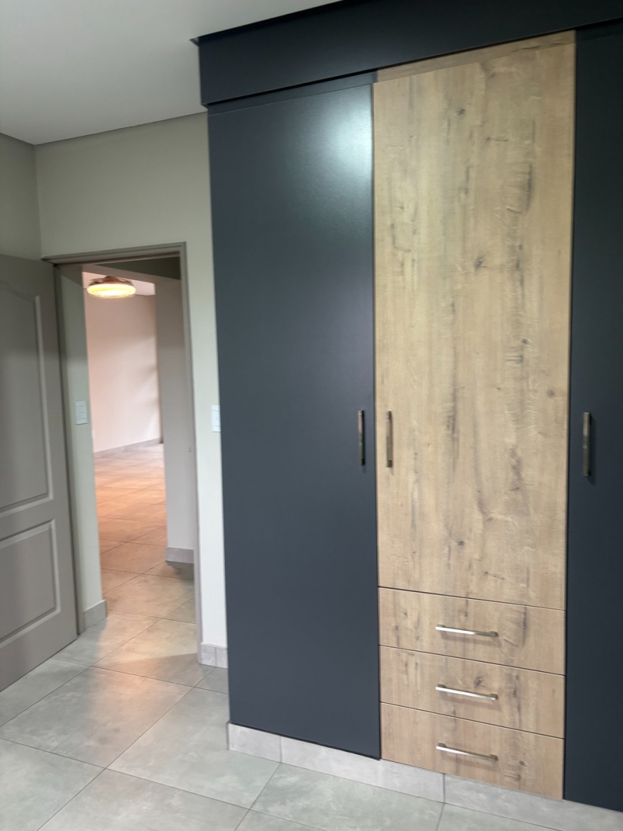 3 Bedroom Property for Sale in Die Hoewes Gauteng