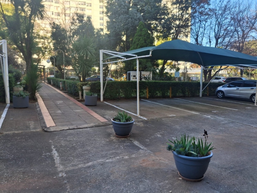1 Bedroom Property for Sale in Bedford Gardens Gauteng