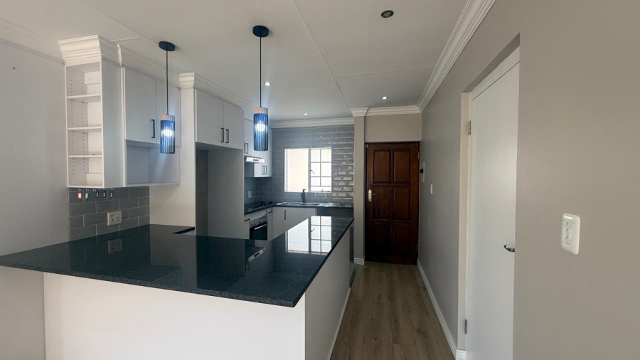 2 Bedroom Property for Sale in Rooihuiskraal North Gauteng