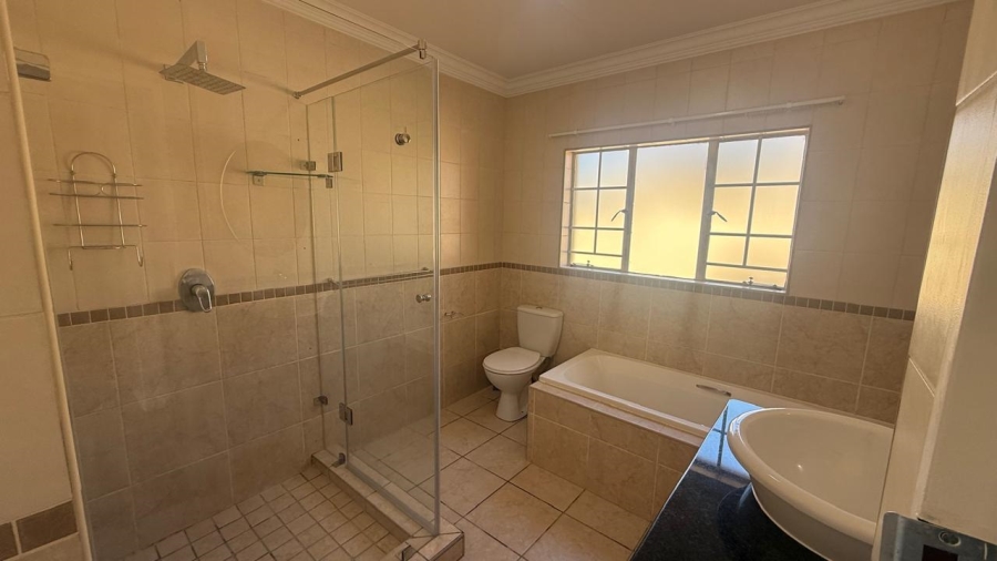2 Bedroom Property for Sale in Rooihuiskraal North Gauteng
