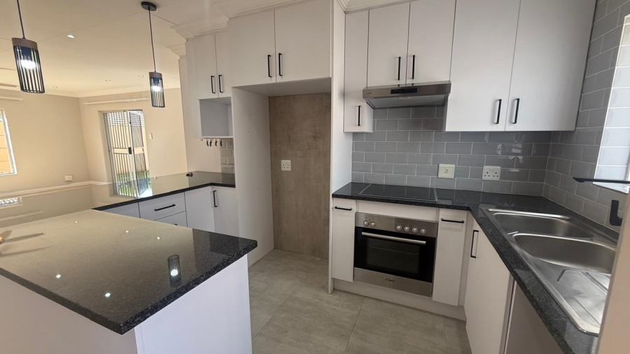 2 Bedroom Property for Sale in Rooihuiskraal North Gauteng