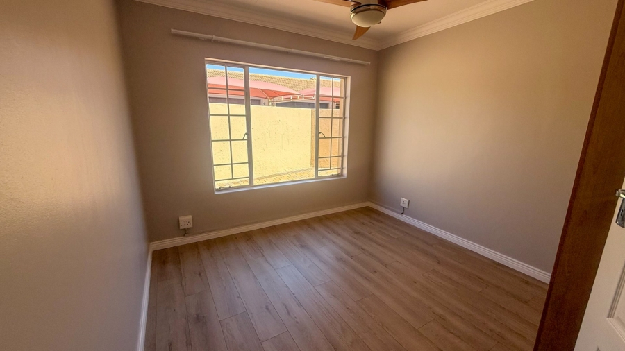 2 Bedroom Property for Sale in Rooihuiskraal North Gauteng