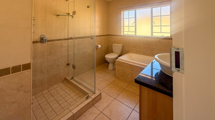 2 Bedroom Property for Sale in Rooihuiskraal North Gauteng