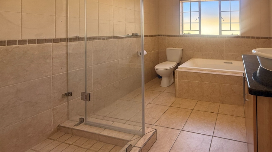 2 Bedroom Property for Sale in Rooihuiskraal North Gauteng