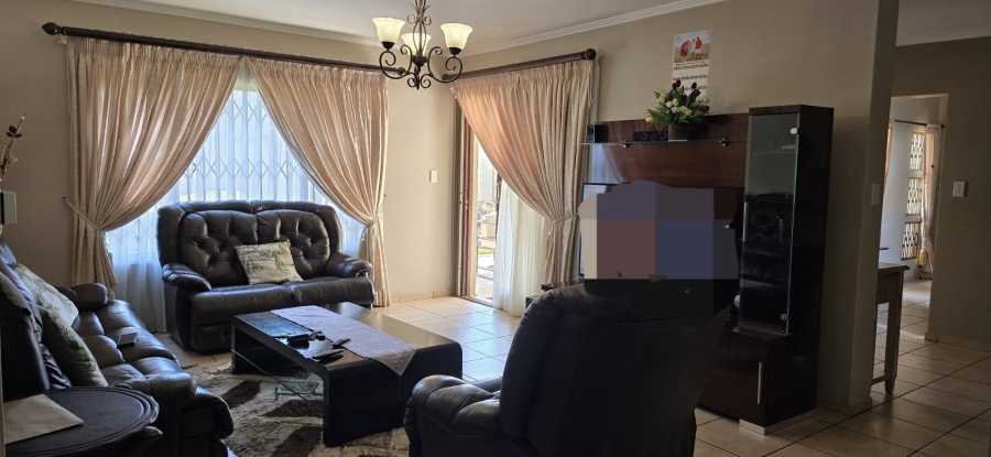 4 Bedroom Property for Sale in Rooihuiskraal North Gauteng