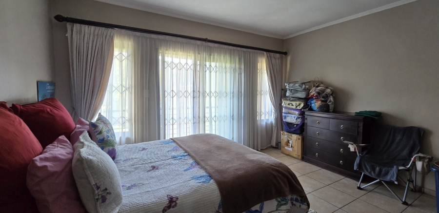 4 Bedroom Property for Sale in Rooihuiskraal North Gauteng