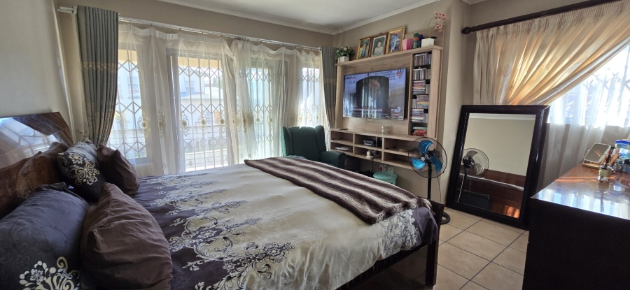 4 Bedroom Property for Sale in Rooihuiskraal North Gauteng