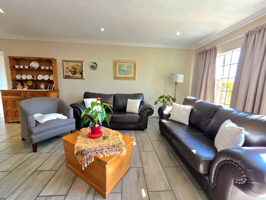 2 Bedroom Property for Sale in La Montagne Gauteng