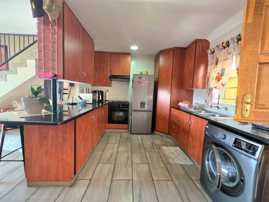 2 Bedroom Property for Sale in La Montagne Gauteng