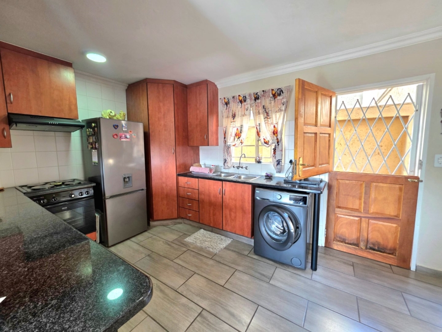 2 Bedroom Property for Sale in La Montagne Gauteng