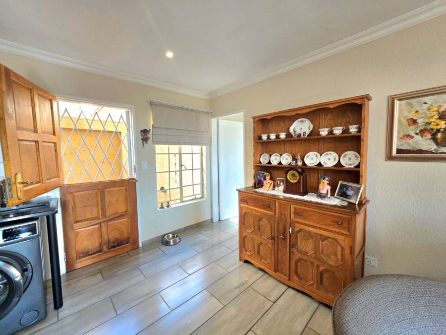 2 Bedroom Property for Sale in La Montagne Gauteng