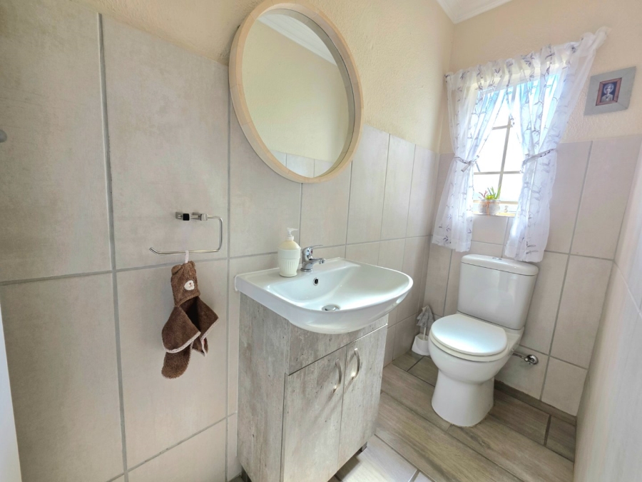 2 Bedroom Property for Sale in La Montagne Gauteng