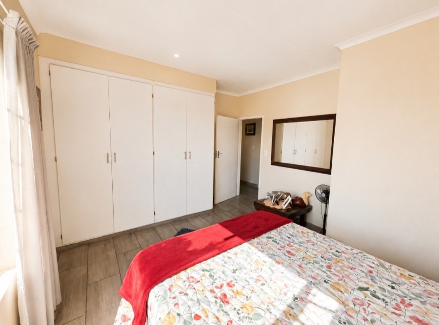 2 Bedroom Property for Sale in La Montagne Gauteng