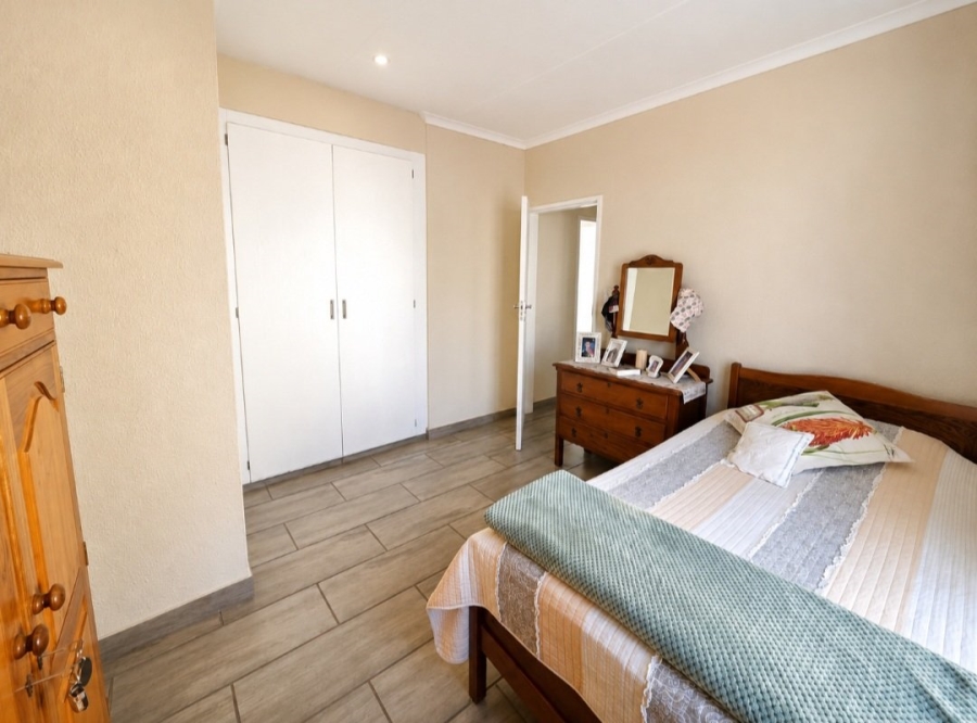 2 Bedroom Property for Sale in La Montagne Gauteng