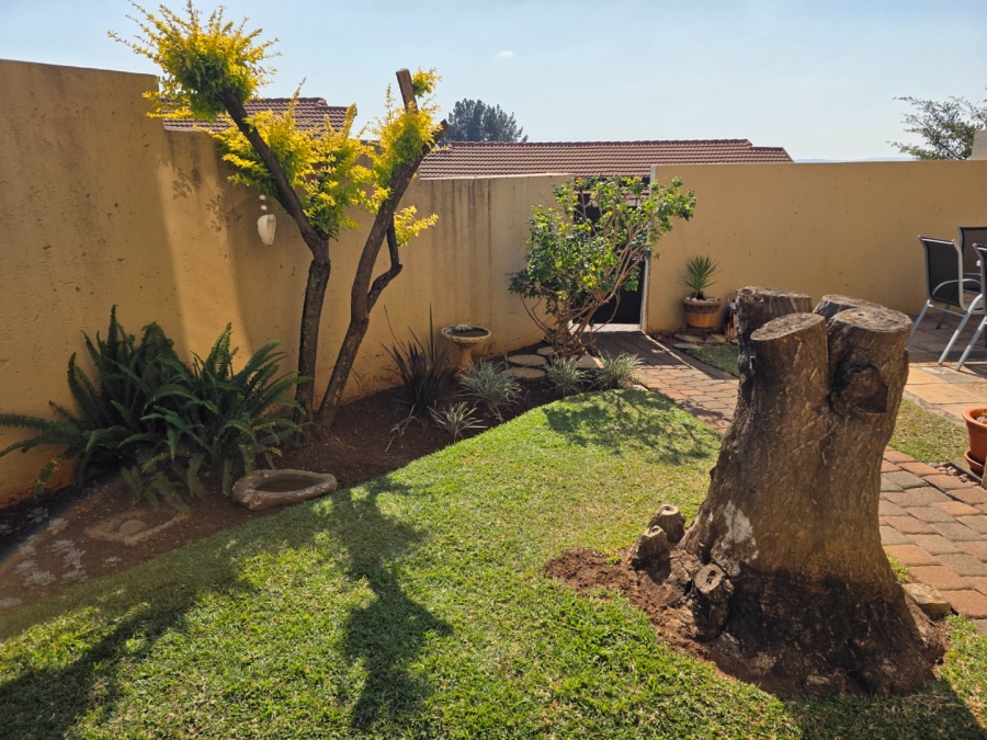 2 Bedroom Property for Sale in La Montagne Gauteng