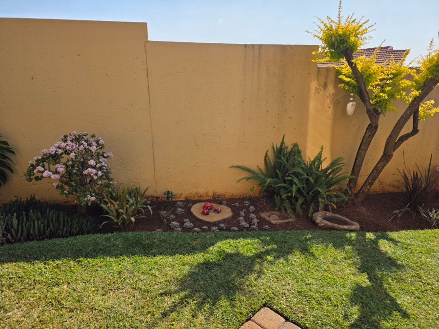 2 Bedroom Property for Sale in La Montagne Gauteng