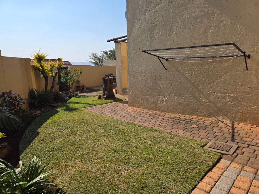 2 Bedroom Property for Sale in La Montagne Gauteng