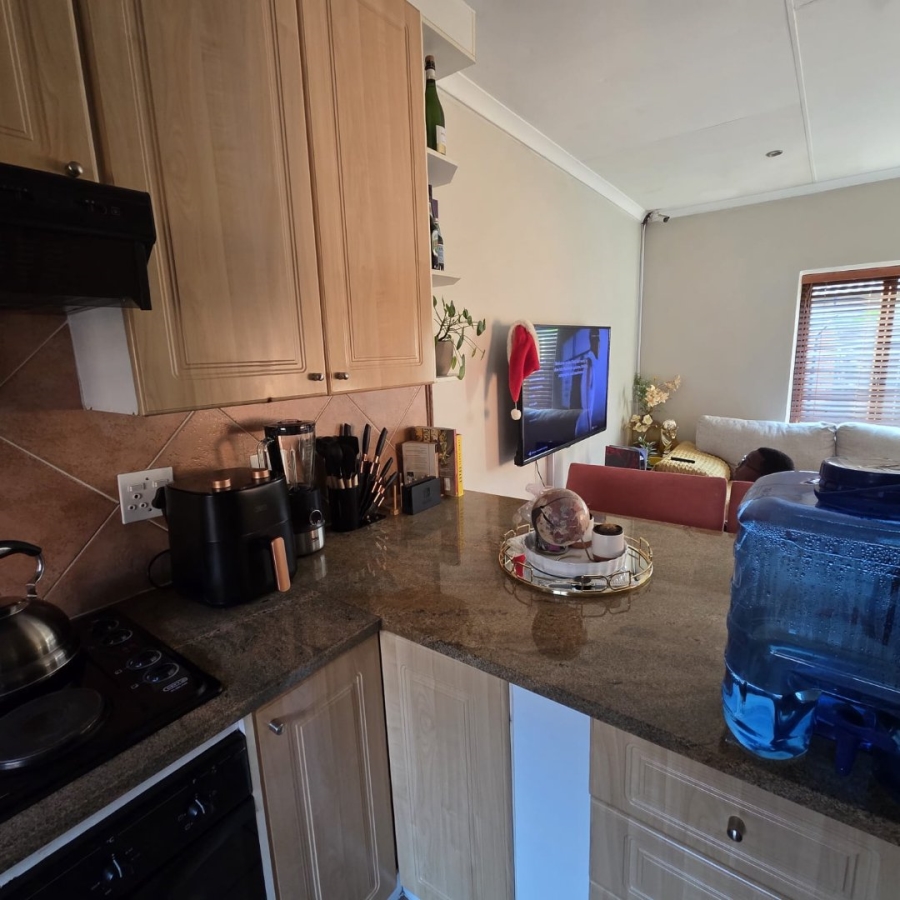 2 Bedroom Property for Sale in Monavoni Gauteng