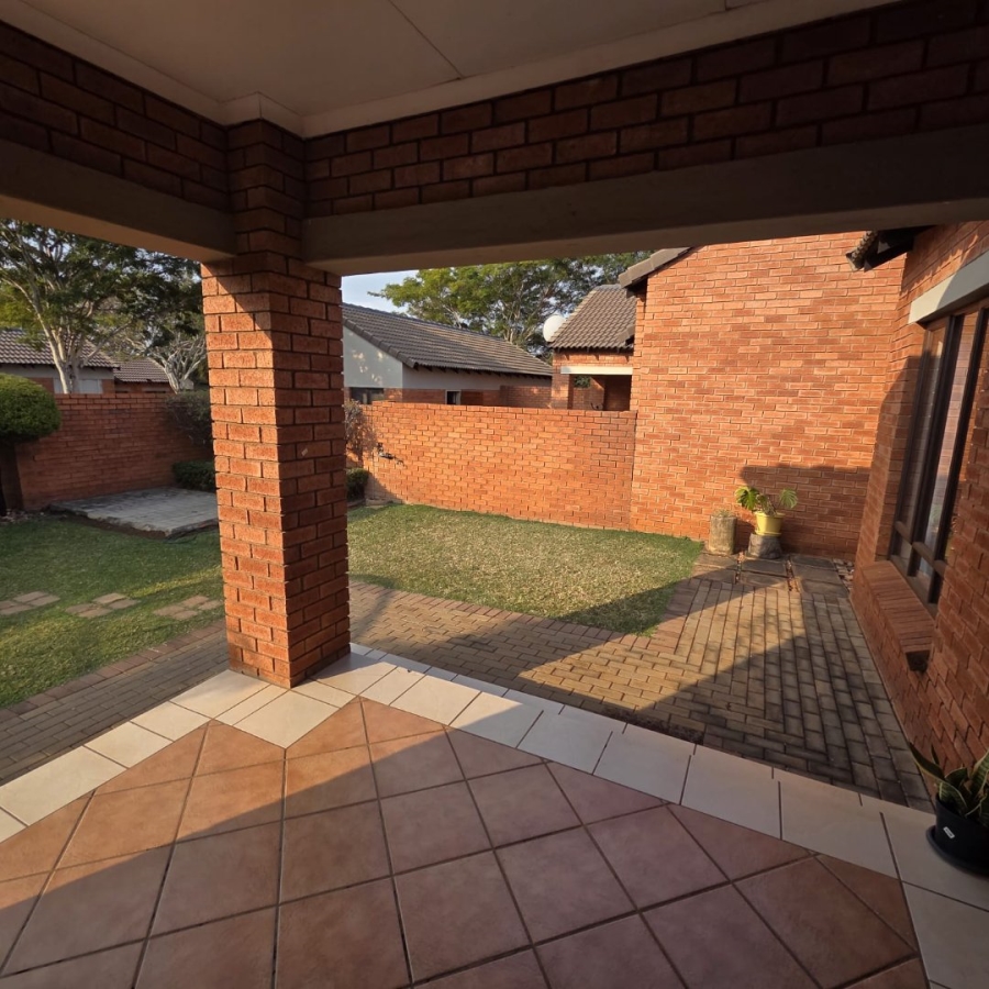 2 Bedroom Property for Sale in Monavoni Gauteng