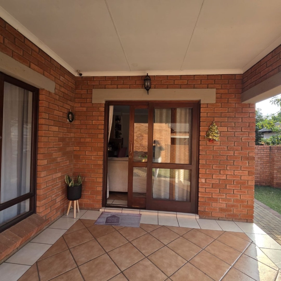 2 Bedroom Property for Sale in Monavoni Gauteng