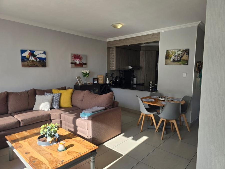 2 Bedroom Property for Sale in Dayanglen Gauteng