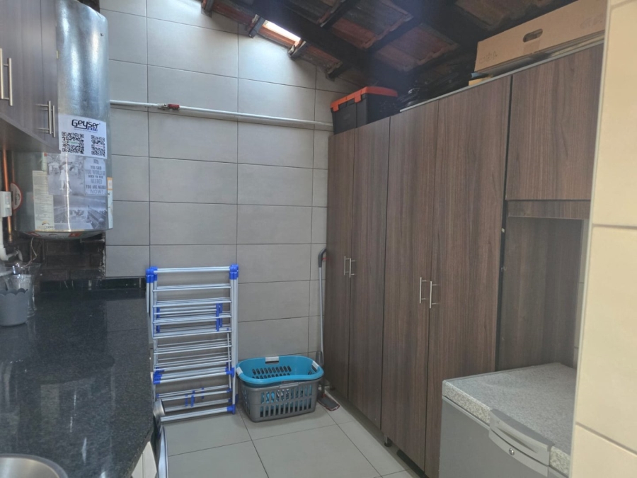 2 Bedroom Property for Sale in Dayanglen Gauteng