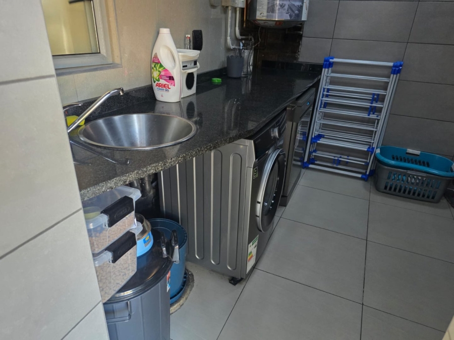 2 Bedroom Property for Sale in Dayanglen Gauteng