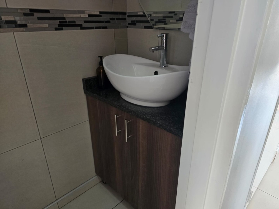 2 Bedroom Property for Sale in Dayanglen Gauteng