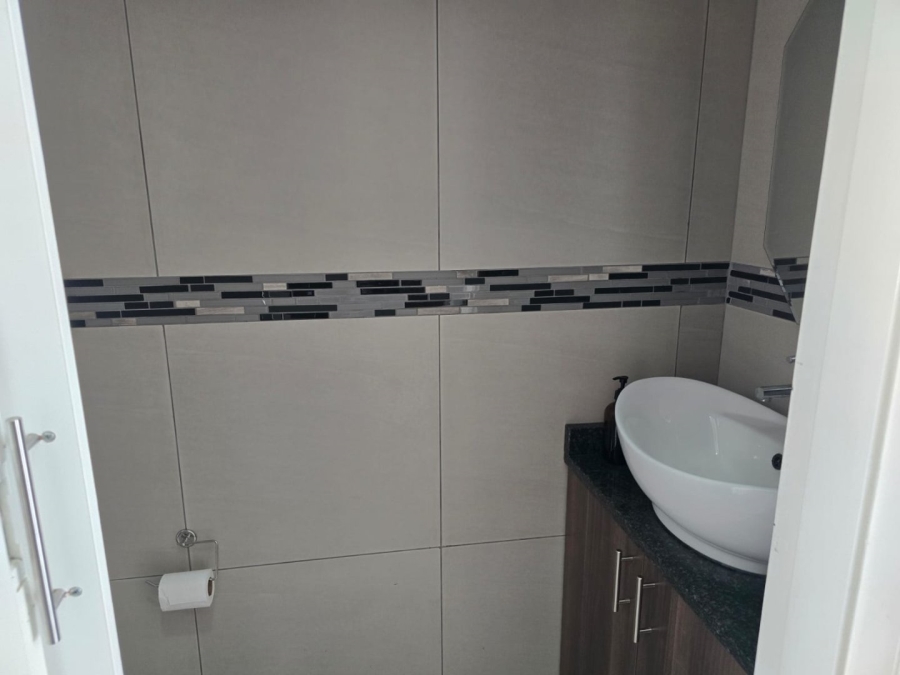 2 Bedroom Property for Sale in Dayanglen Gauteng