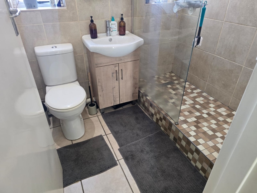 2 Bedroom Property for Sale in Dayanglen Gauteng
