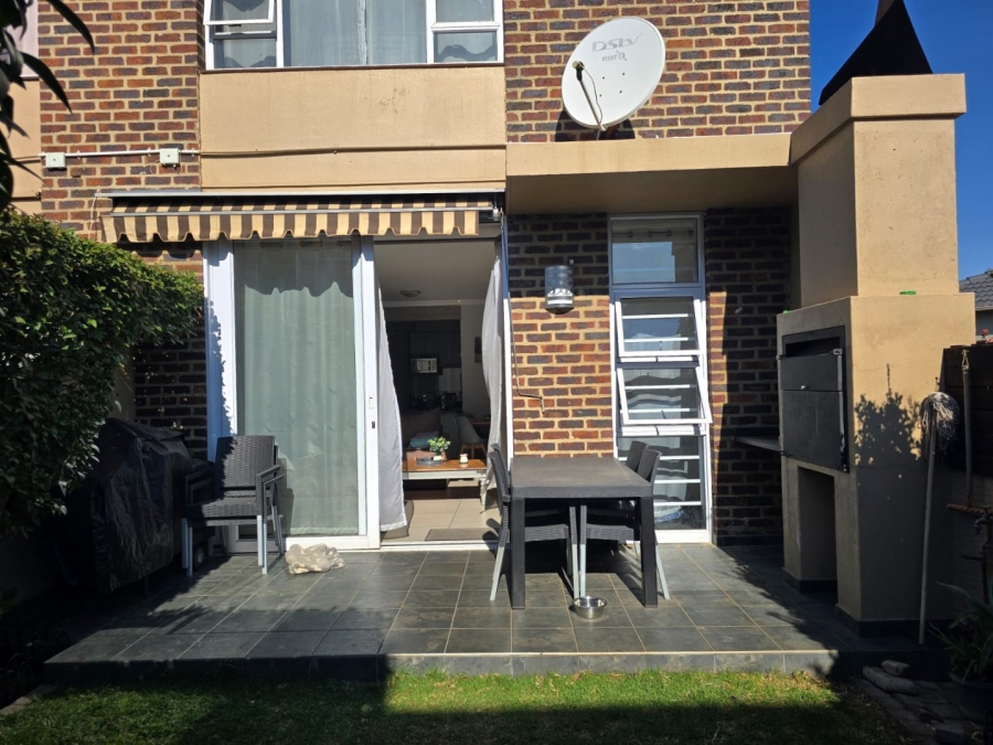 2 Bedroom Property for Sale in Dayanglen Gauteng