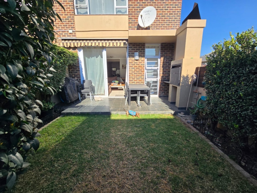 2 Bedroom Property for Sale in Dayanglen Gauteng