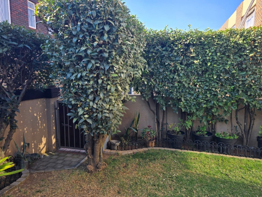 2 Bedroom Property for Sale in Dayanglen Gauteng