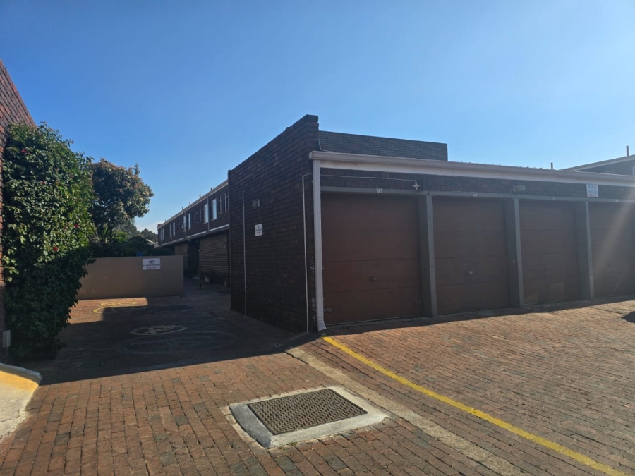 2 Bedroom Property for Sale in Dayanglen Gauteng