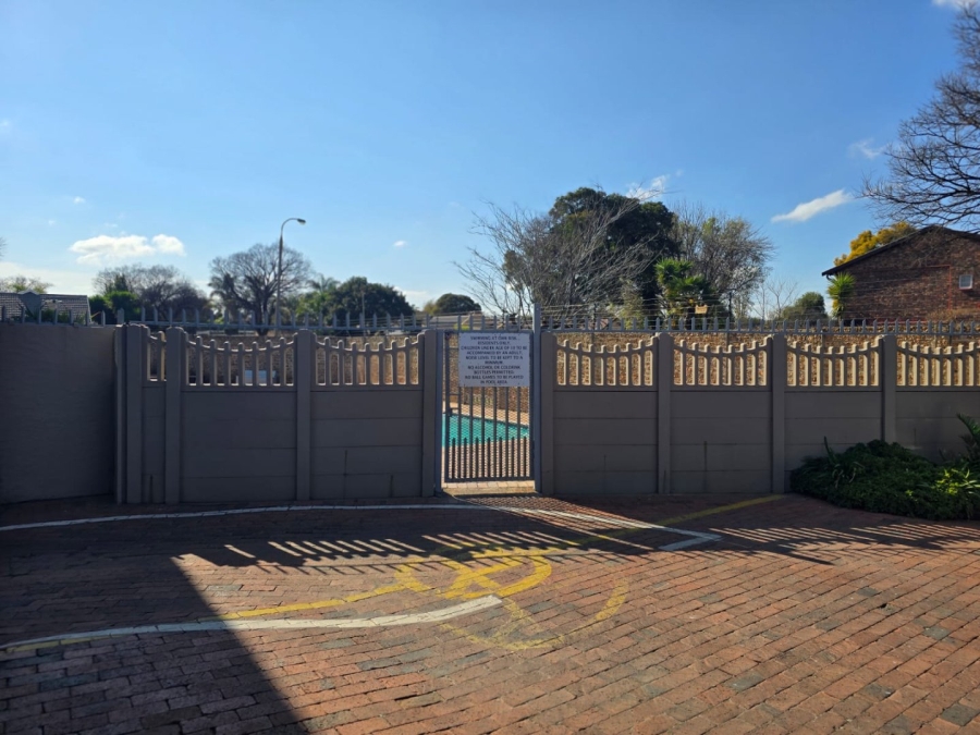 2 Bedroom Property for Sale in Dayanglen Gauteng