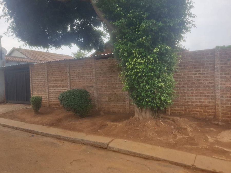 2 Bedroom Property for Sale in Elandspoort Gauteng