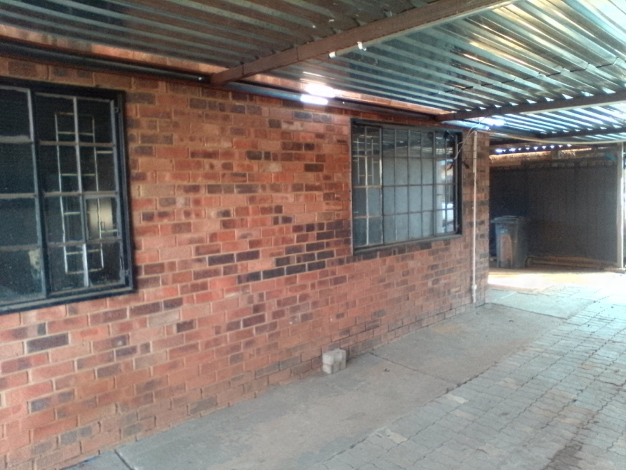 2 Bedroom Property for Sale in Elandspoort Gauteng