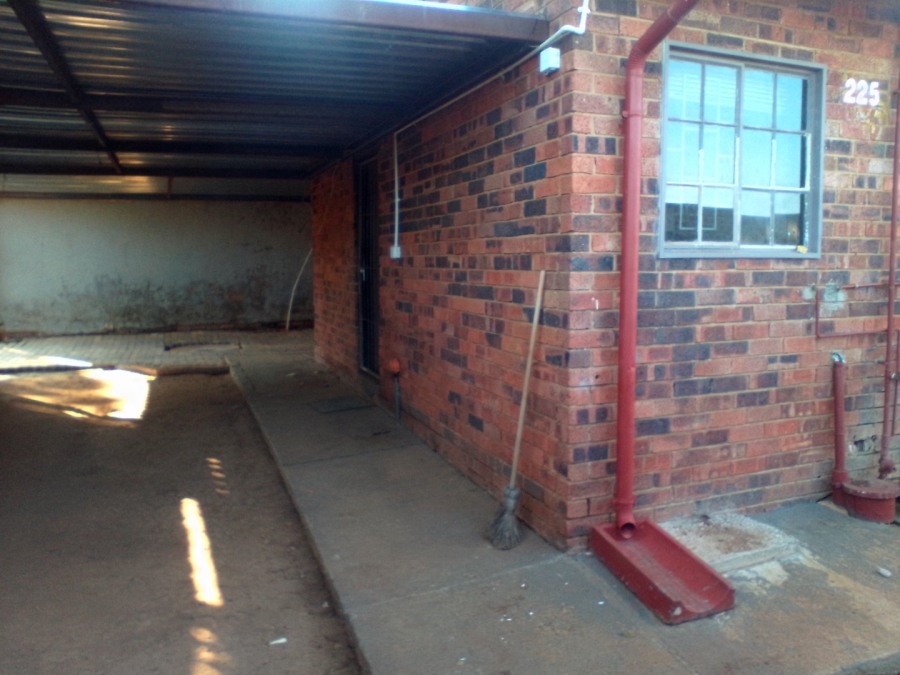 2 Bedroom Property for Sale in Elandspoort Gauteng