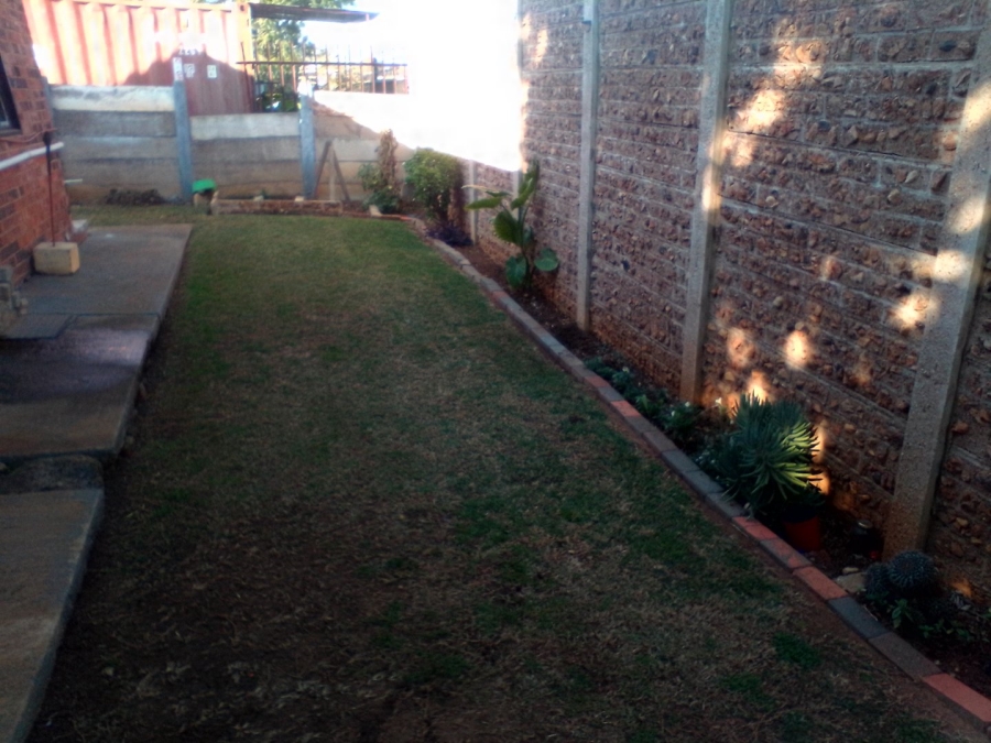 2 Bedroom Property for Sale in Elandspoort Gauteng