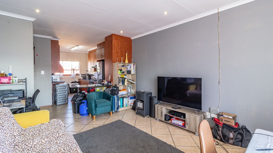 2 Bedroom Property for Sale in Liefde en Vrede Gauteng