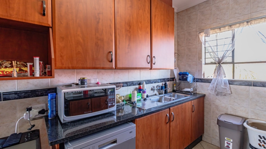 2 Bedroom Property for Sale in Liefde en Vrede Gauteng